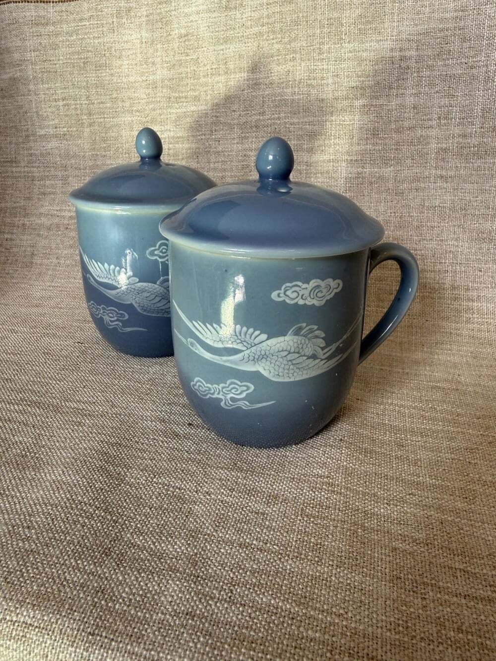 2 Tea mugs with Lid | Blue with Contrast White Interior | Crane & Cloud motif